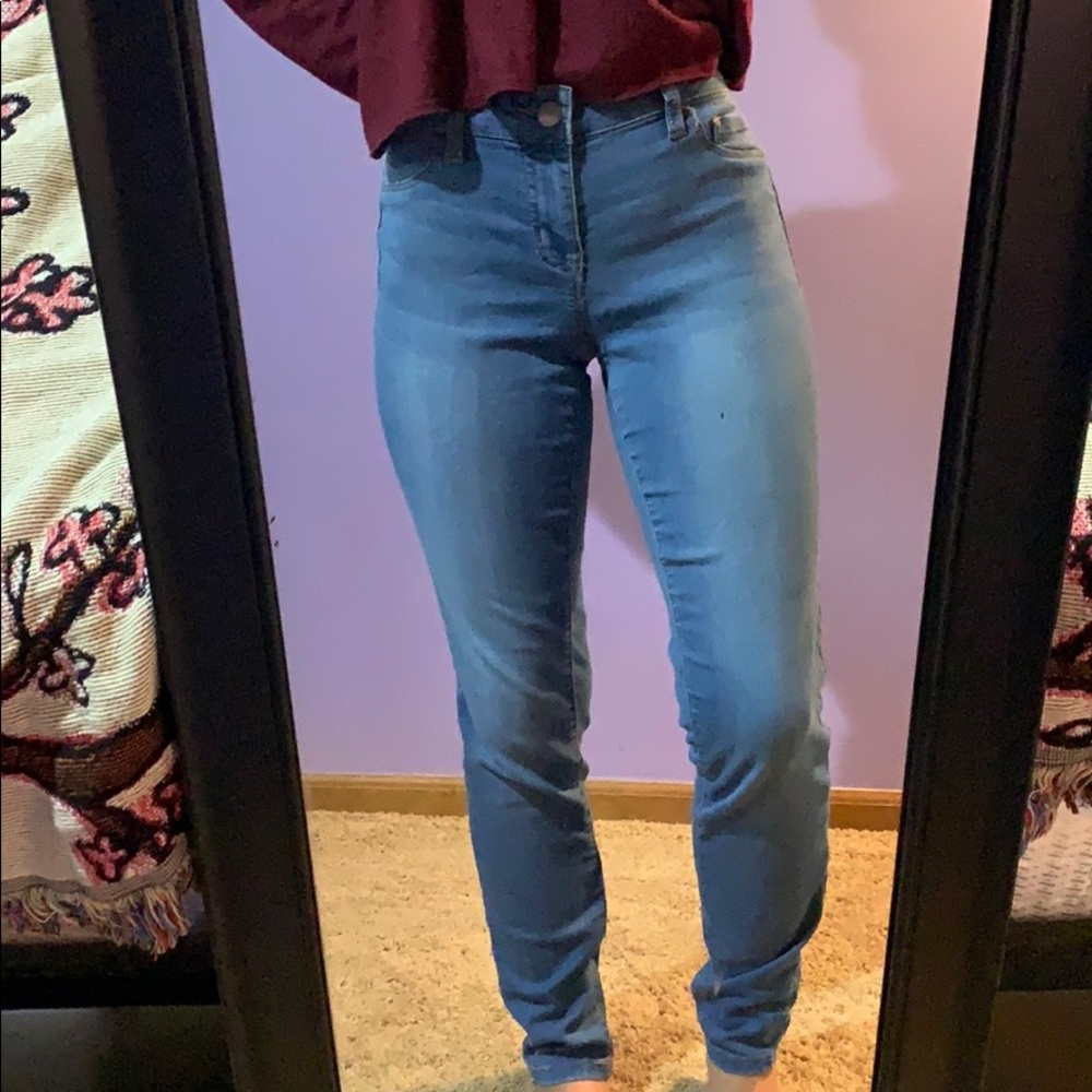 High Waist Light Wash Solid Skinny Jeans